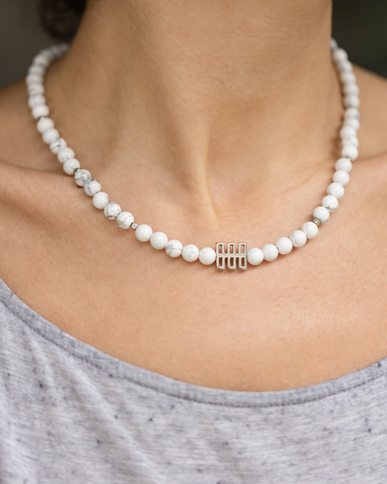 Howlite Choker (6mm)